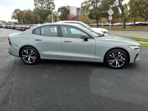2025 Volvo S60 B5 Core