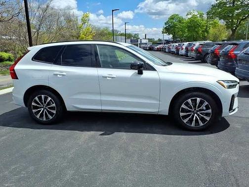 Crystal White 2025 Volvo XC60 Plus