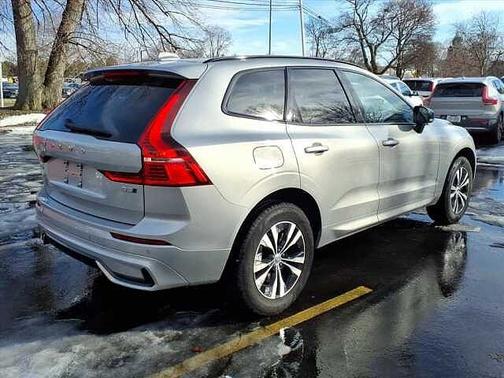 2025 Volvo XC60 Core