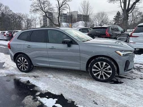 2025 Volvo XC60 Plus