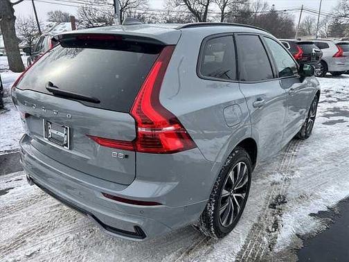 2025 Volvo XC60 Plus