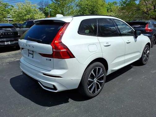 Crystal White 2025 Volvo XC60 Plus