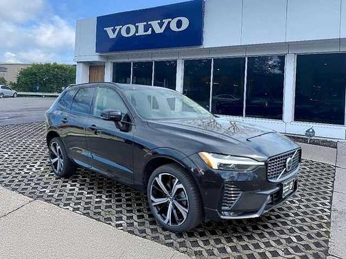 Onyx Black 2023 Volvo XC60 B6 AWD Ultimate Dark