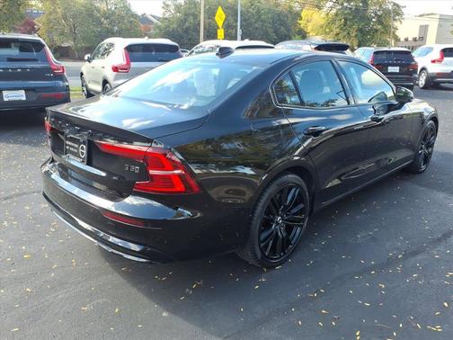 2023 Volvo S60 B5 AWD Plus Black