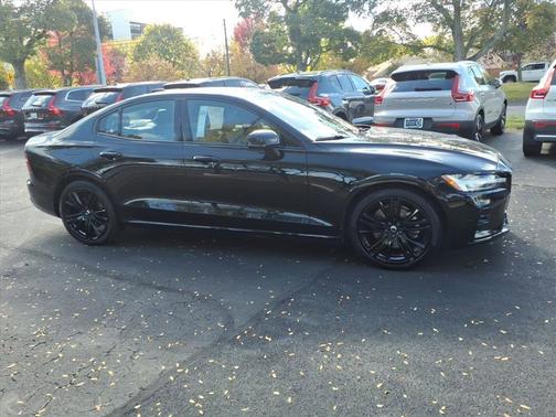 2023 Volvo S60 B5 AWD Plus Black