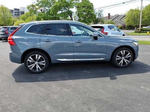 Thunder Grey 2023 Volvo XC60 Plus