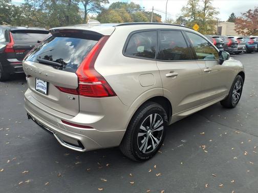 2025 Volvo XC60 B5 Core