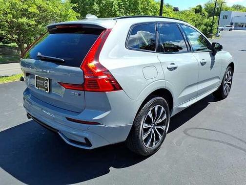 Vapour Grey 2024 Volvo XC60 Core