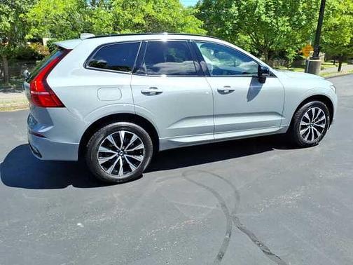 Vapour Grey 2024 Volvo XC60 Core