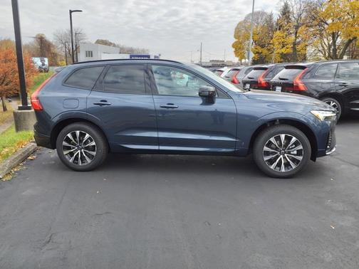 2025 Volvo XC60 B5 Core