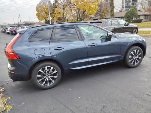 2025 Volvo XC60 B5 Core