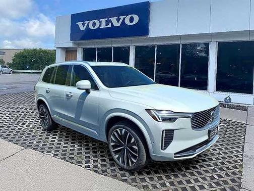 Vapour Grey 2025 Volvo XC90 Plus