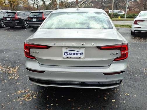 2024 Volvo S60 B5 Ultimate Dark