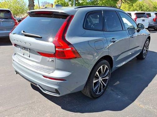 Thunder Grey 2023 Volvo XC60 Plus