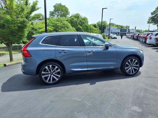 2023 Volvo XC60 B6 AWD Ultimate Bright