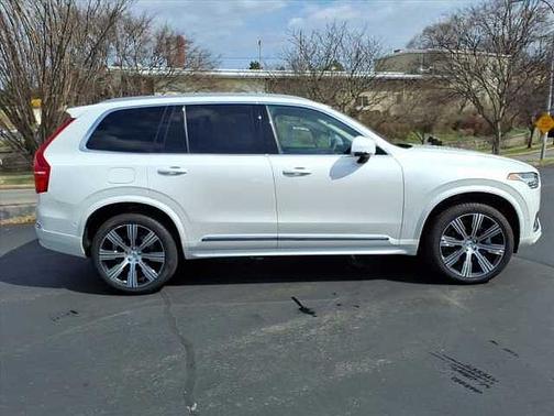 Crystal White 2025 Volvo XC90 Ultra