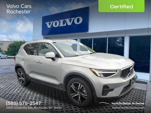 2025 Volvo XC40 B5 Core Bright Theme