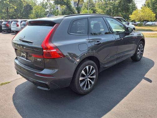 2023 Volvo XC60 B5 AWD Plus Dark