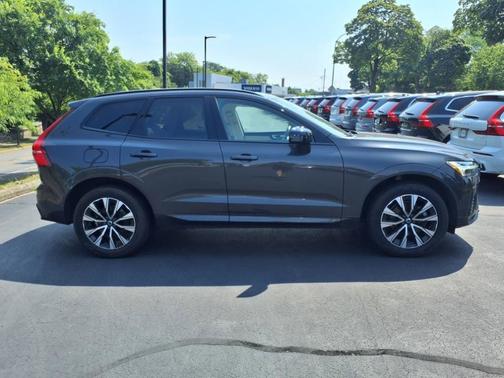 2023 Volvo XC60 B5 AWD Plus Dark