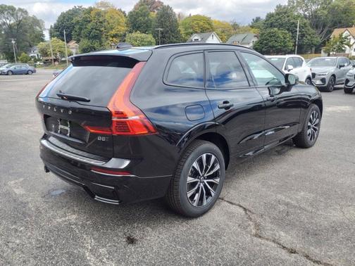 2025 Volvo XC60 B5 Core