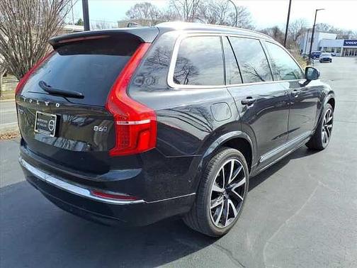 Onyx Black 2023 Volvo XC90 Plus