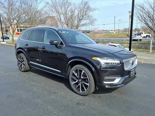 Onyx Black 2023 Volvo XC90 Plus