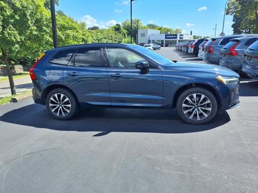 2024 Volvo XC60 B5 Core Dark