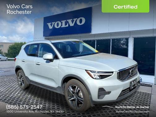 2025 Volvo XC40 B5 Core Bright Theme