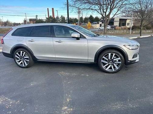2025 Volvo V90 Cross Country Ultra