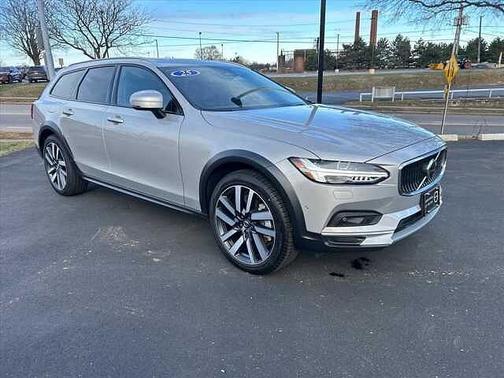 2025 Volvo V90 Cross Country Ultra