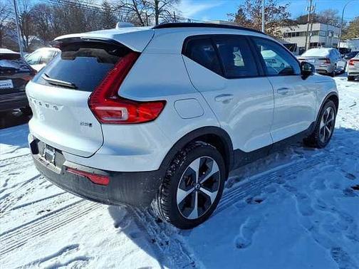 2023 Volvo XC40 Plus