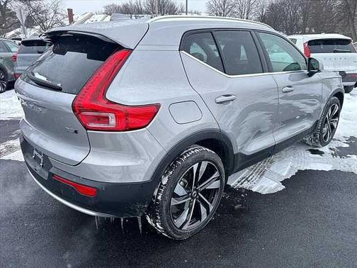 2023 Volvo XC40 Plus