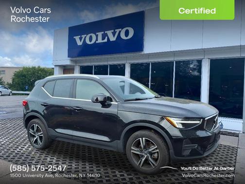 2025 Volvo XC40 B5 Core Bright Theme