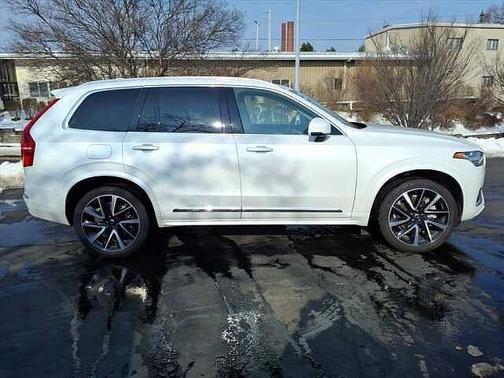 2025 Volvo XC90 Plus