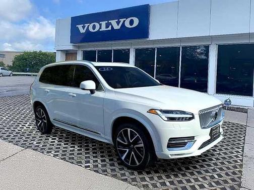 Crystal White 2024 Volvo XC90 Plus