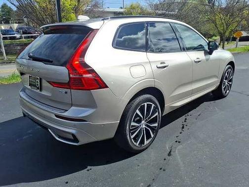 Bright Dusk 2025 Volvo XC60 Plus