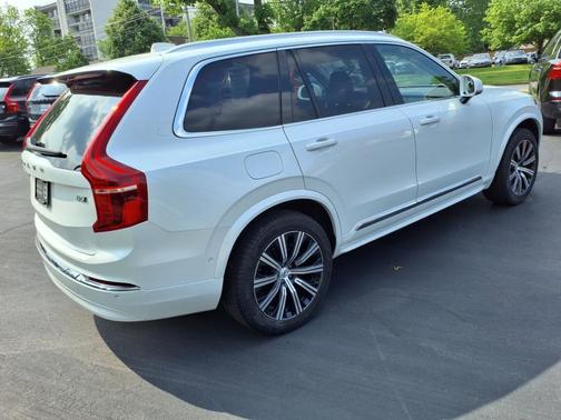 2023 Volvo XC90 B6 AWD Plus 6-Seater