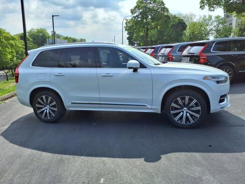 2023 Volvo XC90 B6 AWD Plus 6-Seater