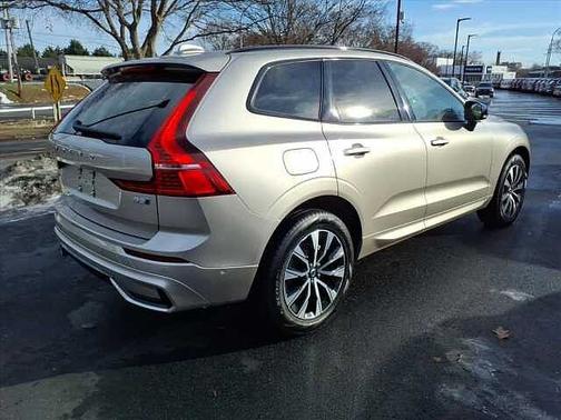 2025 Volvo XC60 Plus