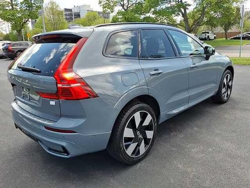 Thunder Grey 2024 Volvo XC60 Plus