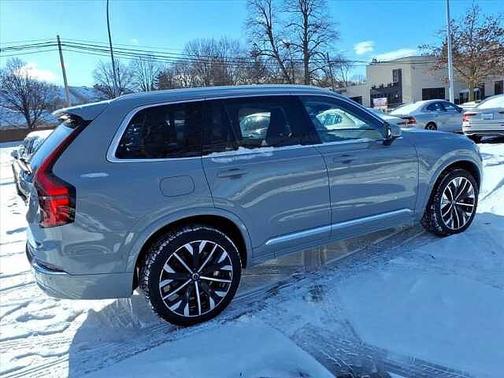 2025 Volvo XC90 Plus