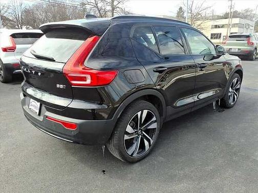 Onyx Black 2023 Volvo XC40 Plus