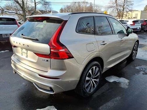 2025 Volvo XC60 Plus