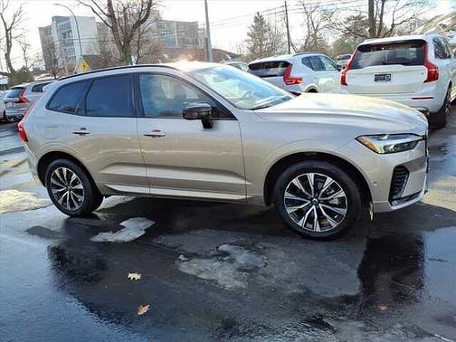 2025 Volvo XC60 Plus