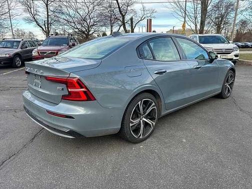 2023 Volvo S60 Plus