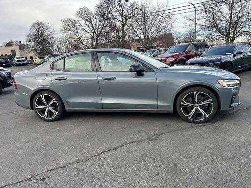 2023 Volvo S60 Plus