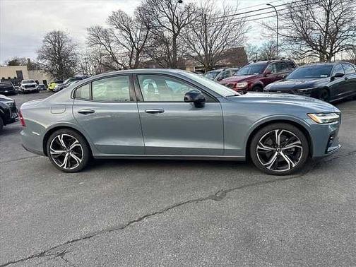 2023 Volvo S60 Plus