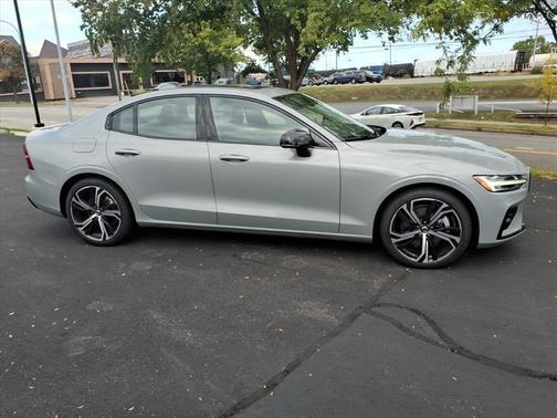 2024 Volvo S60 B5 Core Dark