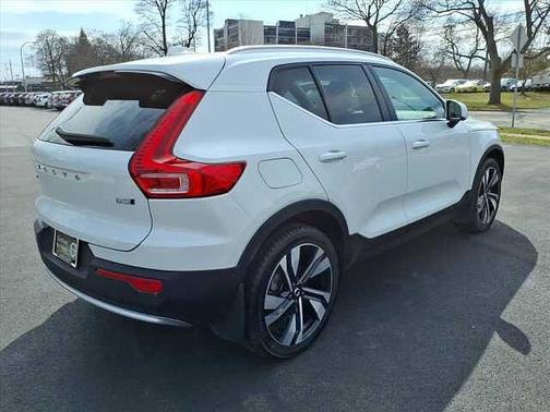 Crystal White 2025 Volvo XC40 Plus