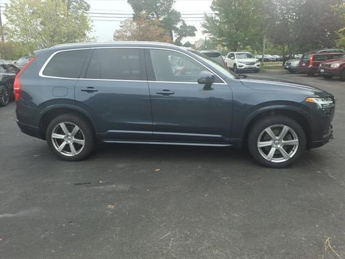 2023 Volvo XC90 B5 AWD Core